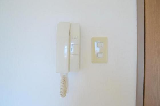 �y�Z�L�����e�B�z�@