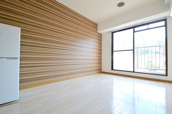 �y�����E���r���O�z�@