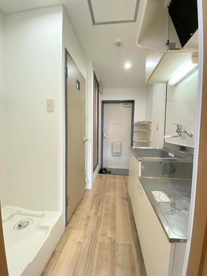 �y�����E���r���O�z�@