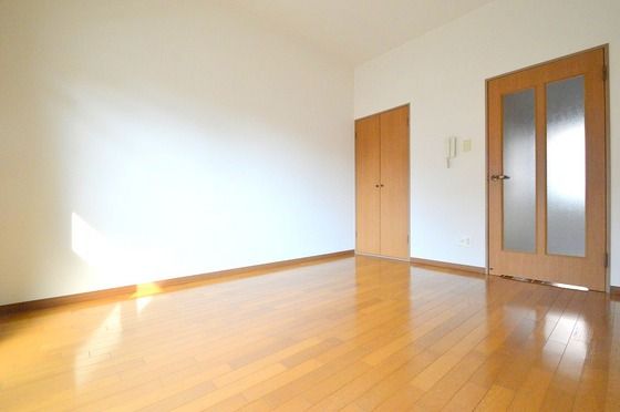 �y�����E���r���O�z�@