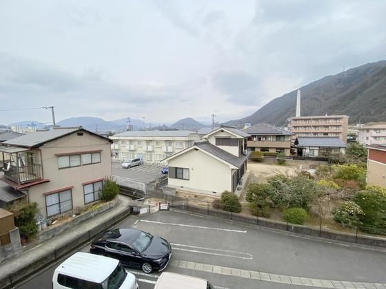 �y���]�z�@