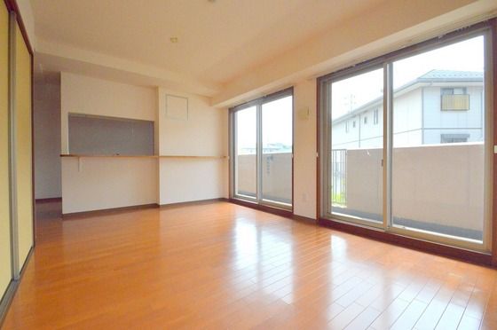 �y�����E���r���O�z�@