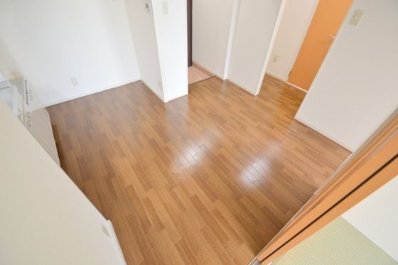 �y�����E���r���O�z�@�c�j6���B
