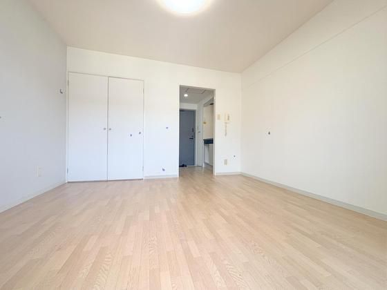 �y�����E���r���O�z�@