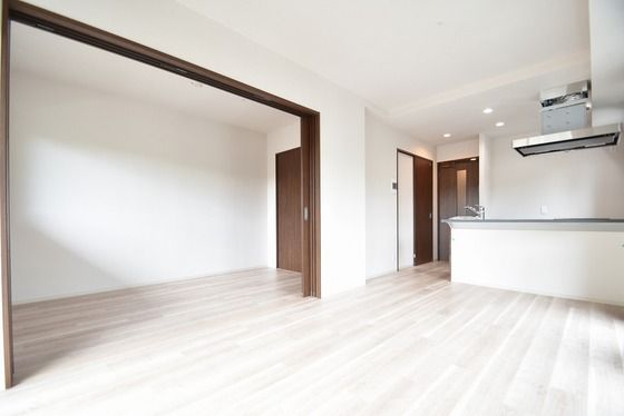 �y�����E���r���O�z�@