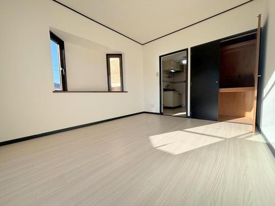 �y�����E���r���O�z�@