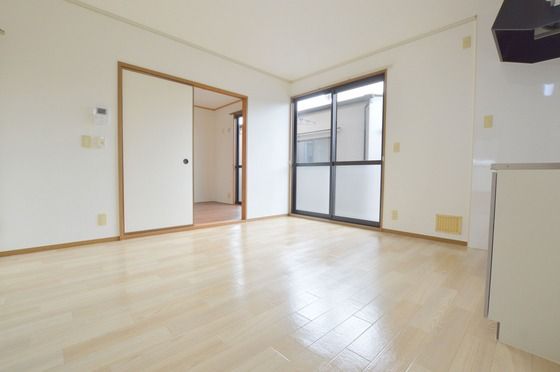 �y�����E���r���O�z�@