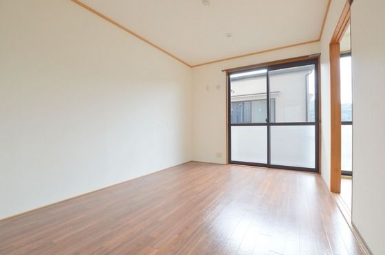 �y�����E���r���O�z�@