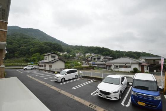 �y���]�z�@