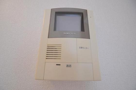 �y�Z�L�����e�B�z�@