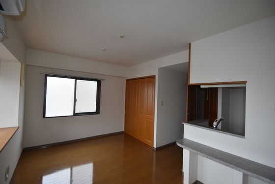 �y�����E���r���O�z�@