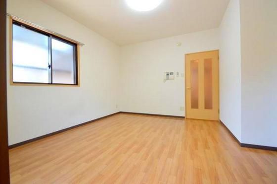 �y�����E���r���O�z�@