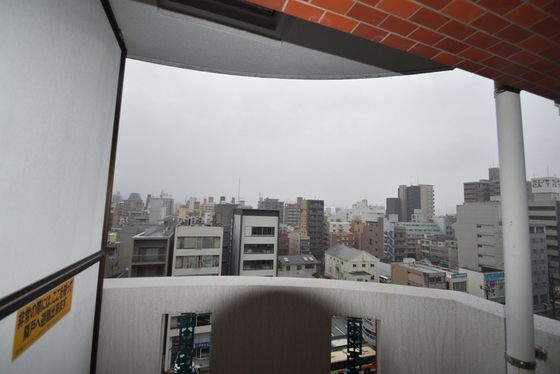 �y���]�z�@