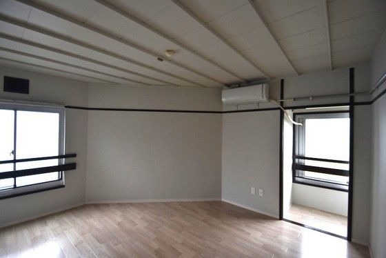 �y�����E���r���O�z�@