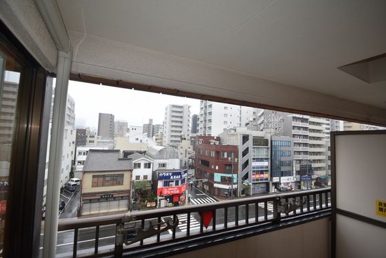 �y���]�z�@