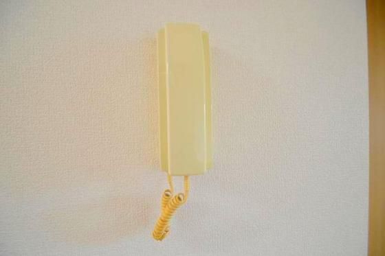 �y�Z�L�����e�B�z�@