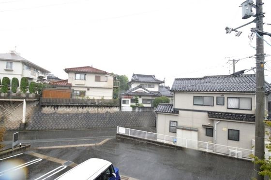 �y���]�z�@