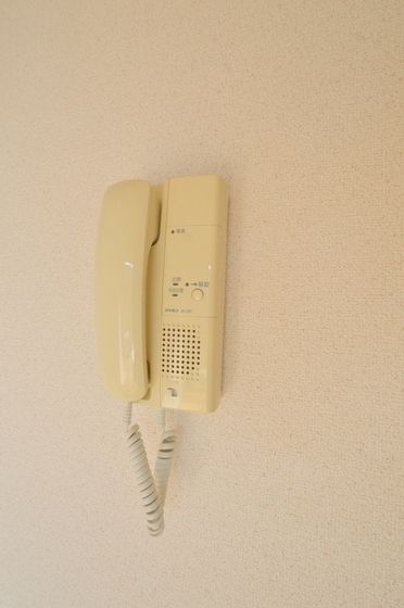 �y�Z�L�����e�B�z�@