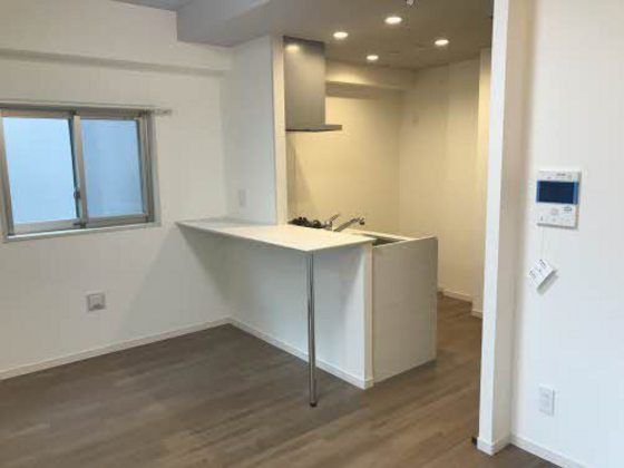 �y�����E���r���O�z�@