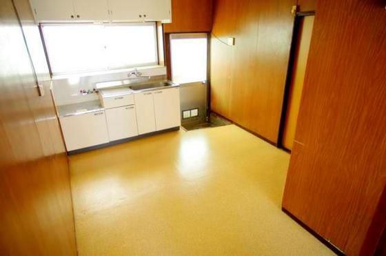 �y�����E���r���O�z�@