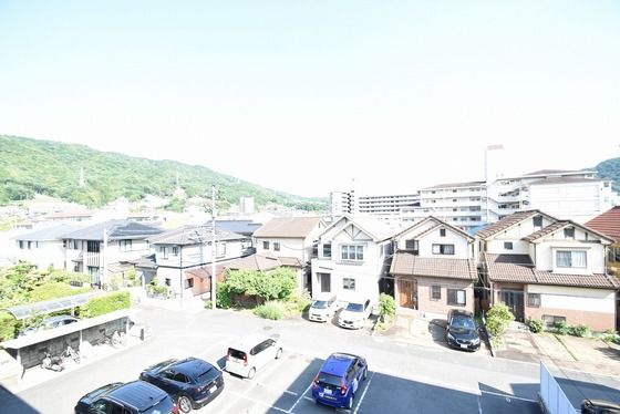 �y���]�z�@