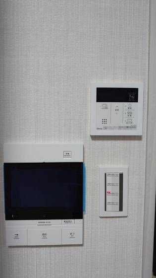 �y�Z�L�����e�B�z�@