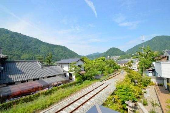 �y���]�z�@