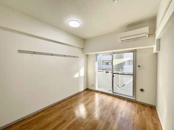 �y�����E���r���O�z�@