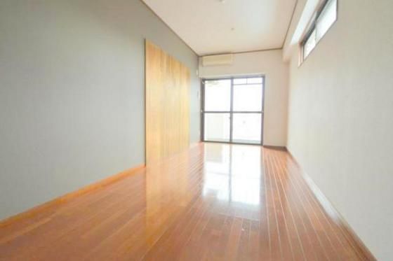 �y���̑������E�X�y�[�X�z�@�m���ɂ͂������ȃE�b�h�E�H�[���E�|�����v�ȂǃA�����W���y���݂ł���(*^�B^*)