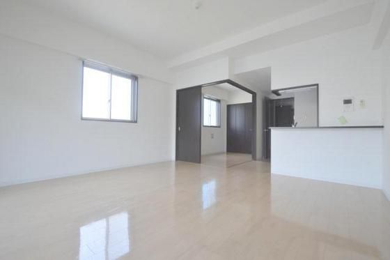 �y�����E���r���O�z�@