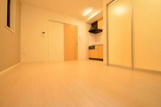 �y�����E���r���O�z�@