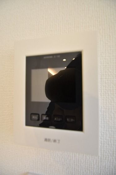 �y�Z�L�����e�B�z�@