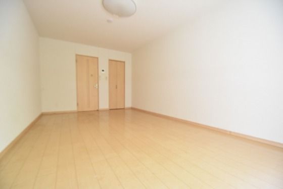 �y�����E���r���O�z�@