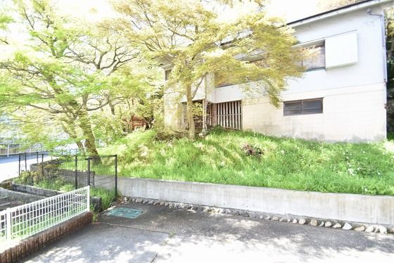 �y���]�z�@