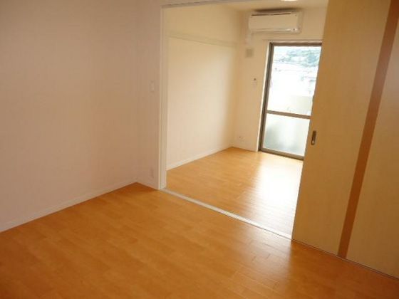 �y�����E���r���O�z�@�ʐ^�͓��V���[�Y�̃C���[�W�ʐ^�ƂȂ�܂�