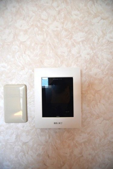 �y�Z�L�����e�B�z�@