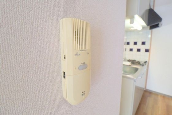 �y�Z�L�����e�B�z�@