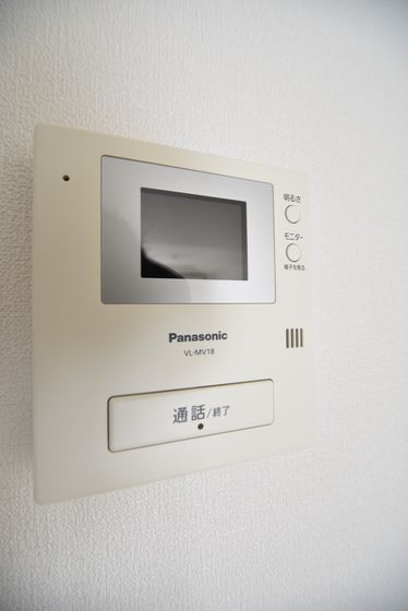 �y�Z�L�����e�B�z�@