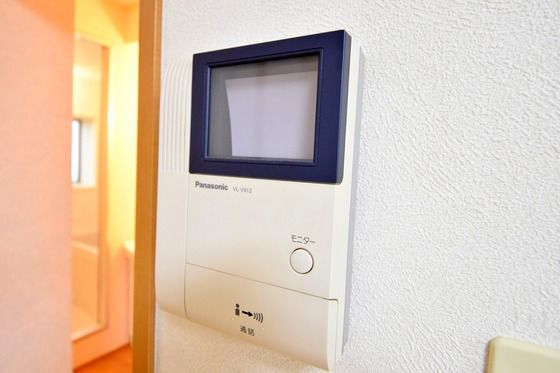 �y�Z�L�����e�B�z�@