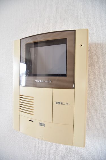 �y�Z�L�����e�B�z�@