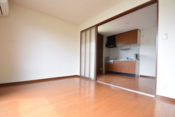 �y�����E���r���O�z�@