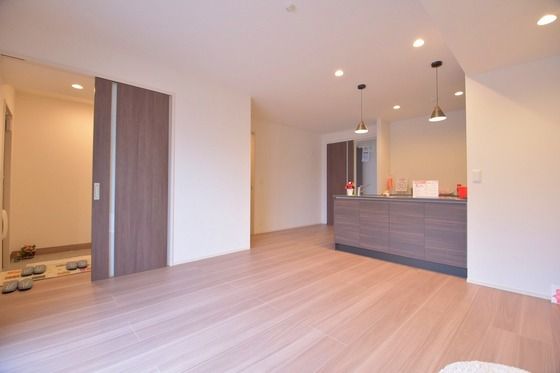 �y�����E���r���O�z�@