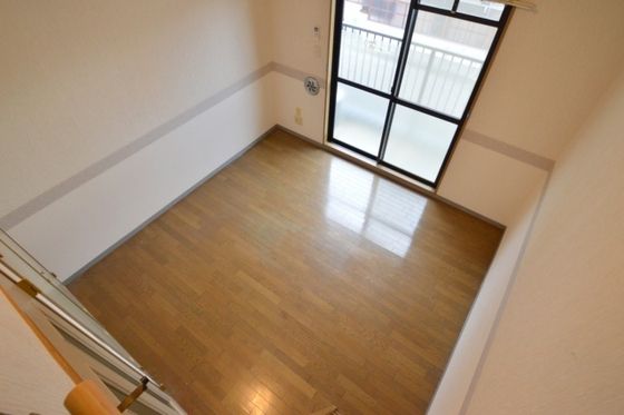 �y�����E���r���O�z�@