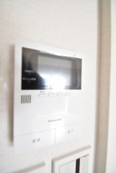 �y�Z�L�����e�B�z�@