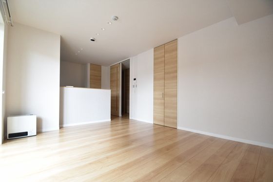 �y�����E���r���O�z�@