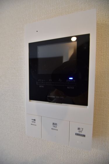 �y�Z�L�����e�B�z�@