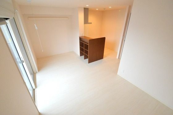 �y�����E���r���O�z�@