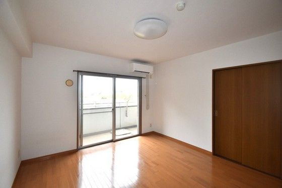 �y�����E���r���O�z�@