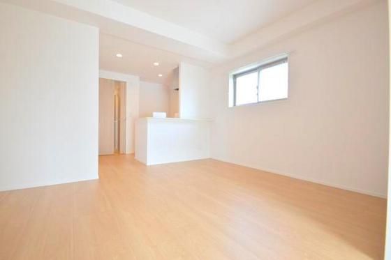 �y�����E���r���O�z�@