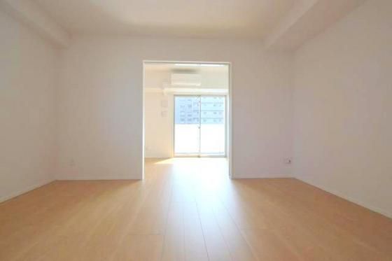 �y�����E���r���O�z�@